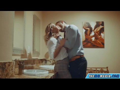 ❤️ Kiam belplena blondulo delogas vin en publika necesejo ❤️❌ Malĉasuloj ĉe ni % eo.porngifmag-com.ru% ❌️❤